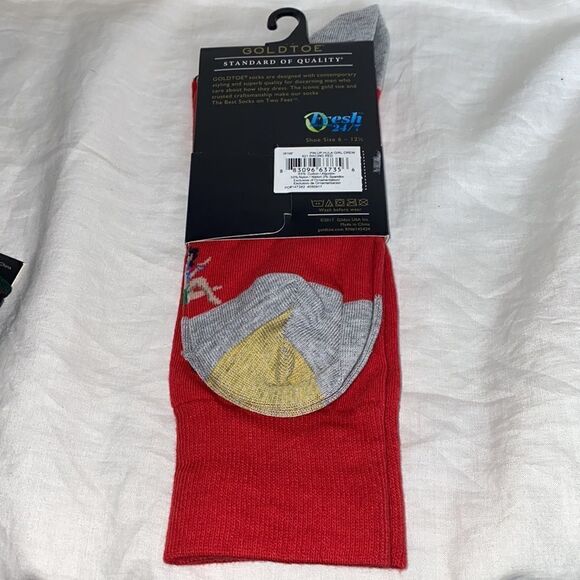 GOLD TOE Racing Red Crew Socks Pin Up Hula Girl Crew Socks-6-12.5 NWT - Picture 2 of 3
